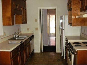 2nd image of 300 N Oxford Cir