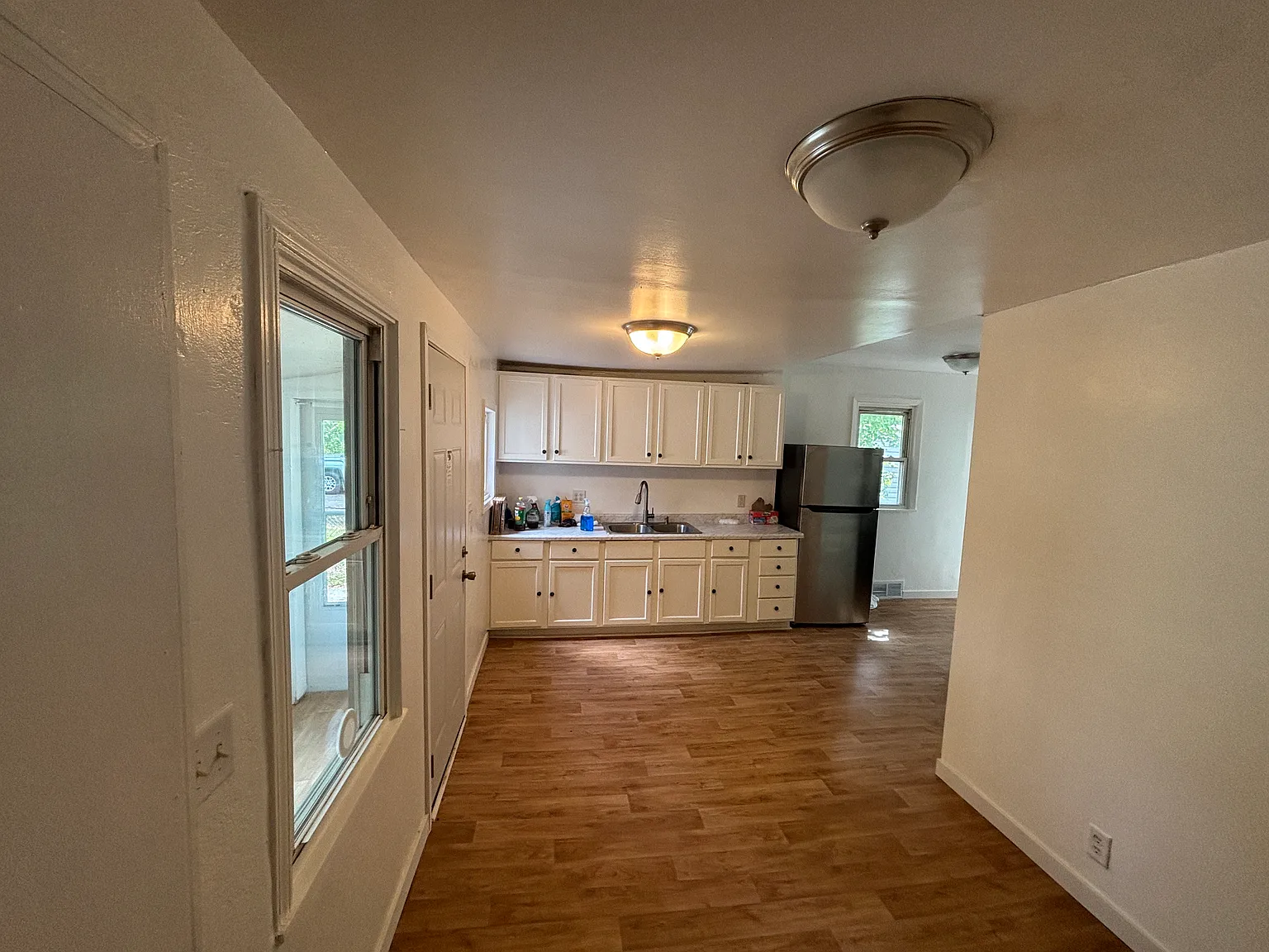3 bed, 939 sqft, $2,295 — Photo 2