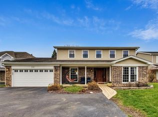 719 E Hintz Rd, Arlington Heights, IL 60004