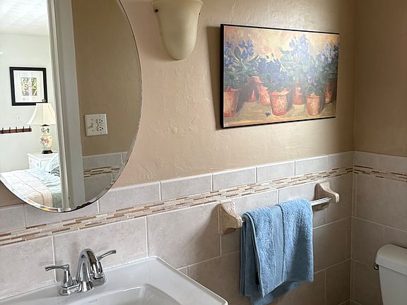 3rd image of 2304 Goldenrod St