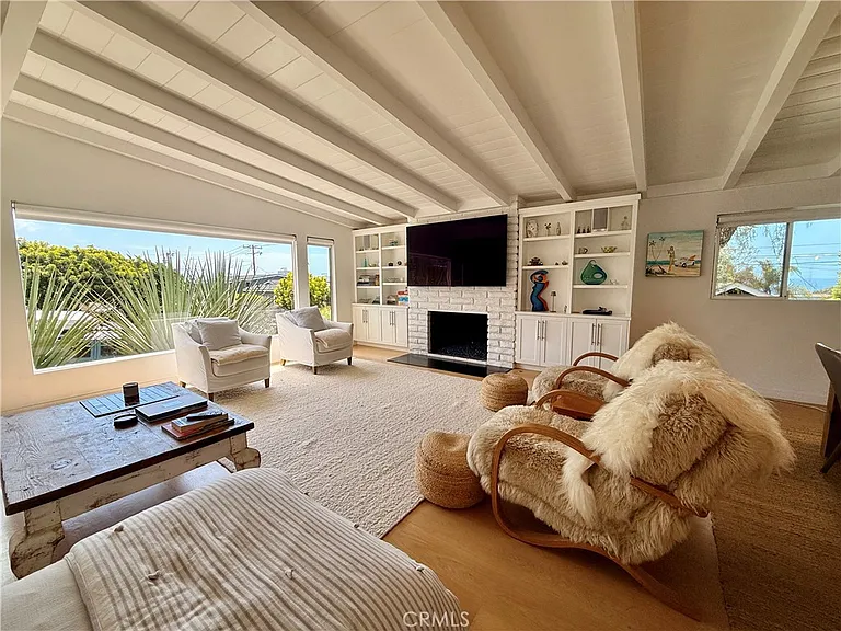 234 La Brea St — Photo 11