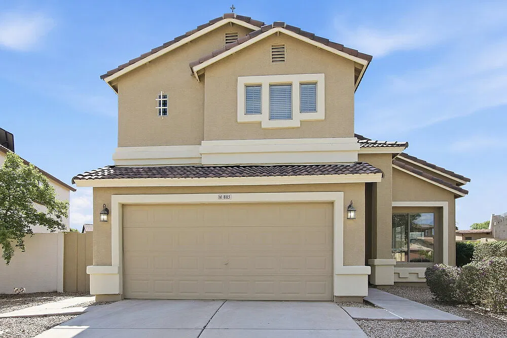 4 bed, 3.0 bath, 2138 sqft, $2,300 — Photo 1