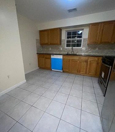 4th image of 41 Bragaw Ave