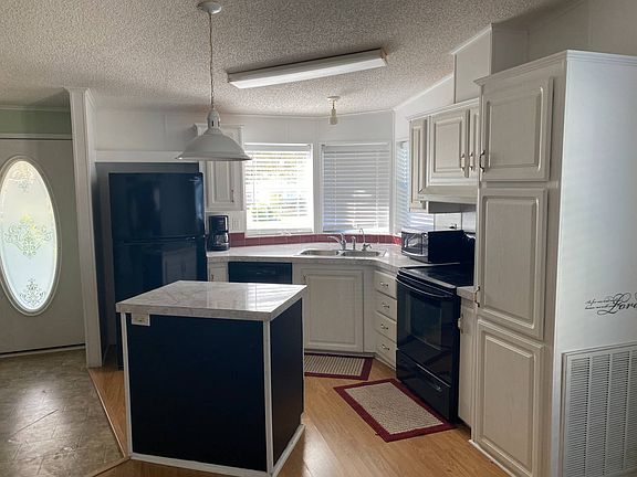 3rd image of 237 Osprey Ln
