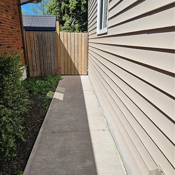 5 Kilbourne Cres — Photo 2