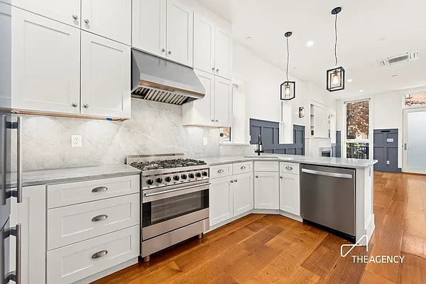 Rented by The Agency | media 13