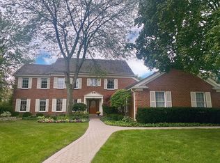 2341 Mohawk Ln, Glenview, IL 60026