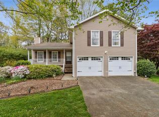 101 Summer Pond Trl, Lawrenceville, GA 30046