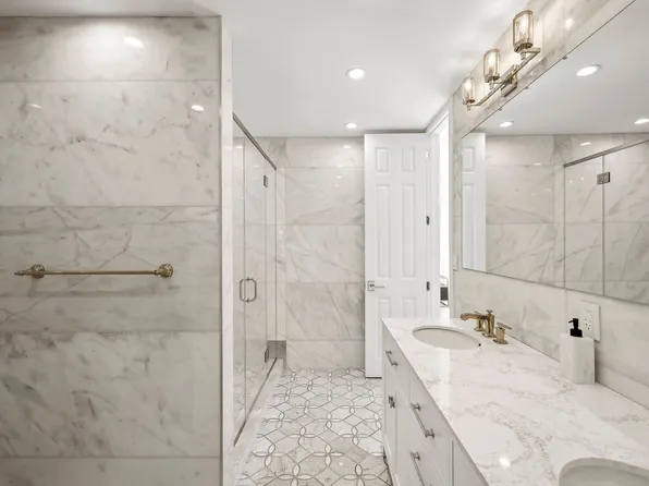 222 East 61st Street image 12 of 27