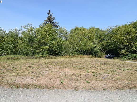 4th image of Woods St