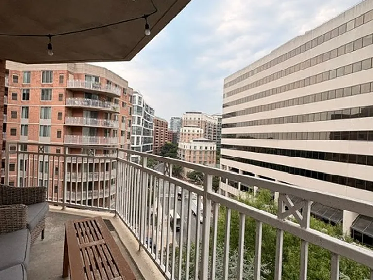 7500 Woodmont Ave #907 — Photo 14