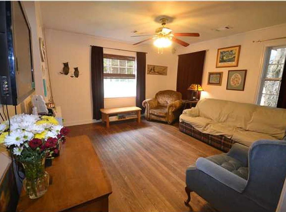 Living Room with hardwood floors