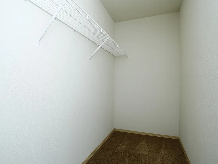 Gateway Village Apartments — Photo 14