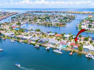 6447 Lake Sunrise Dr, Apollo Beach, FL 33572