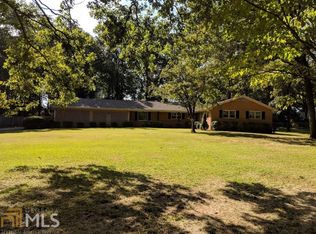 1214 Sunset Dr SE, Winder, GA 30680