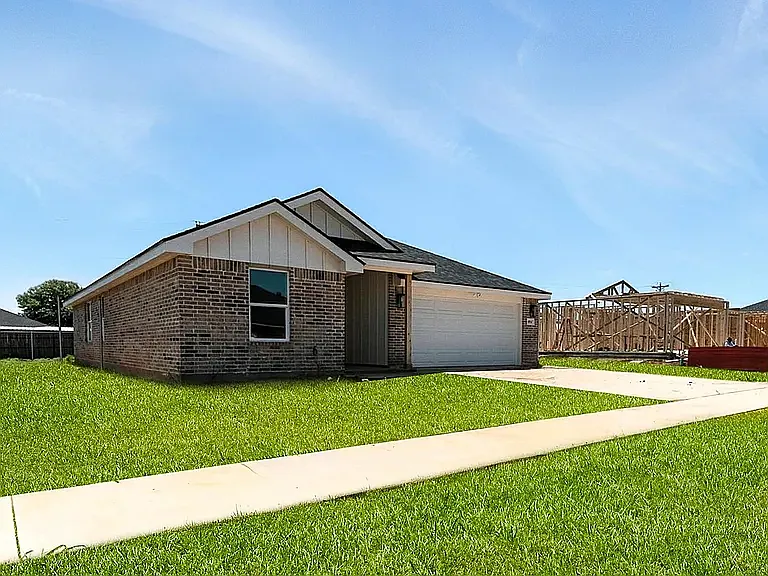 3 bed, 1380 sqft, $2,895 — Photo 2