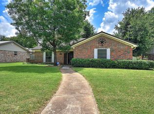 910 Starlight Dr, Sherman, TX 75090