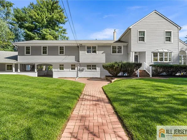 34 Prospect Ave, Plainsboro, NJ 08536