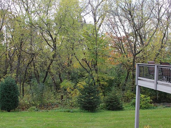 4th image of 2155 Baneberry Way W