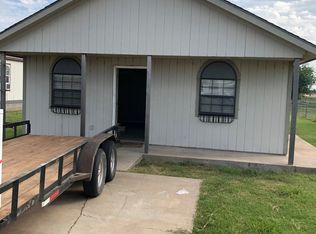 110 2nd St, Elgin, OK 73538