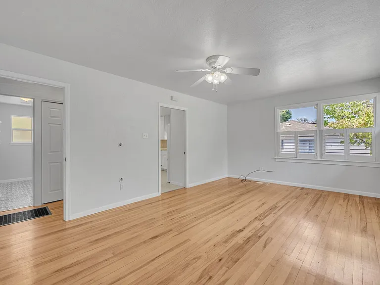 612 Orange Grove Way — Photo 4