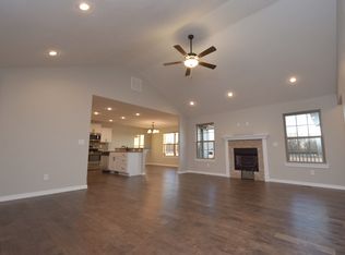 1812 S Thomas Dr, Ozark, MO 65721