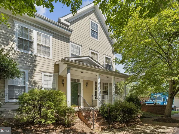 13810 Custis Sq, Woodbridge, VA 22191