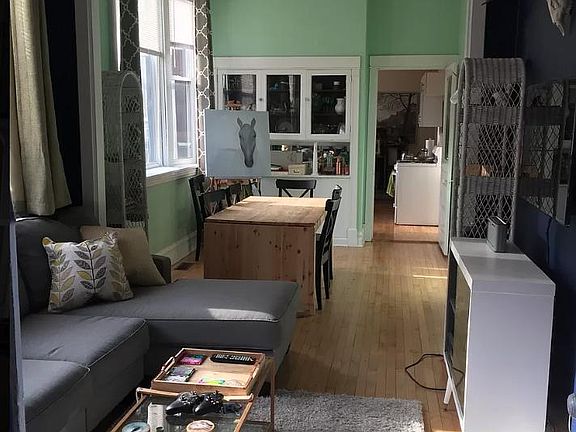 4th image of 1934 W Cortland St APT 1R
