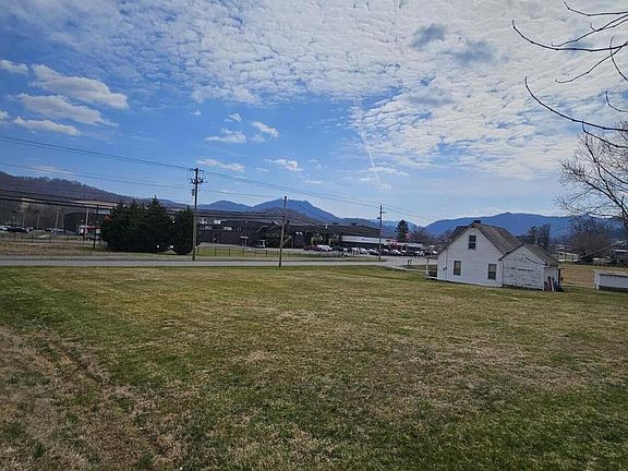 2nd image of Stateline Rd