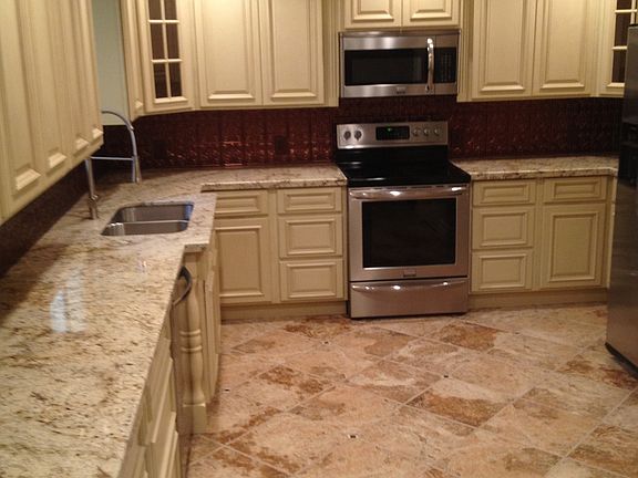 GOURMET KITCHEN