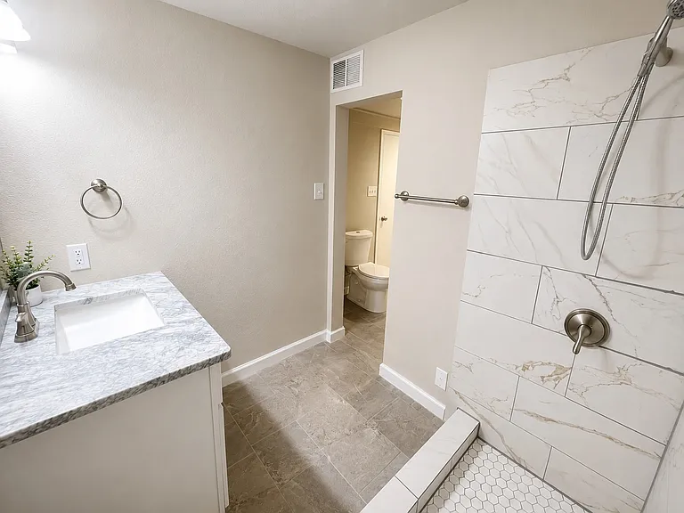 409 Jefferson Ave — Photo 8