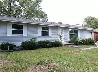 1123 Woodlawn Dr, Charleston, IL 61920
