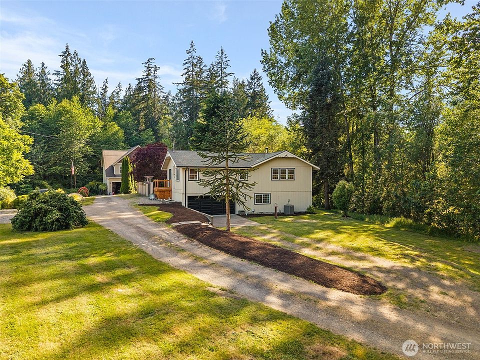 1st image of 395 NW Blomster Way