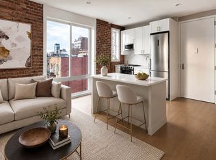 220 W 13th St #6, New York, NY 10011