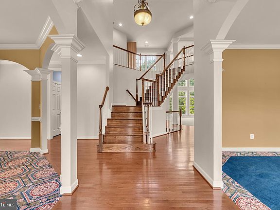 3rd image of 3232 Lost Pond Ct