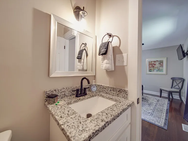 1510 Lynhurst Dr — Photo 20
