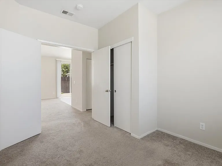 9386 Laguna Pointe Way — Photo 5