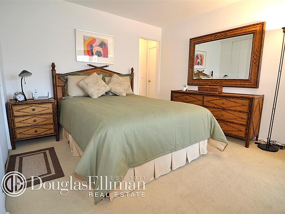 5th image of 10 W 66th St APT 27H