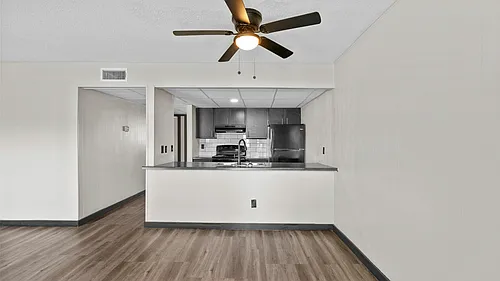 Bay City Flats Photo 1
