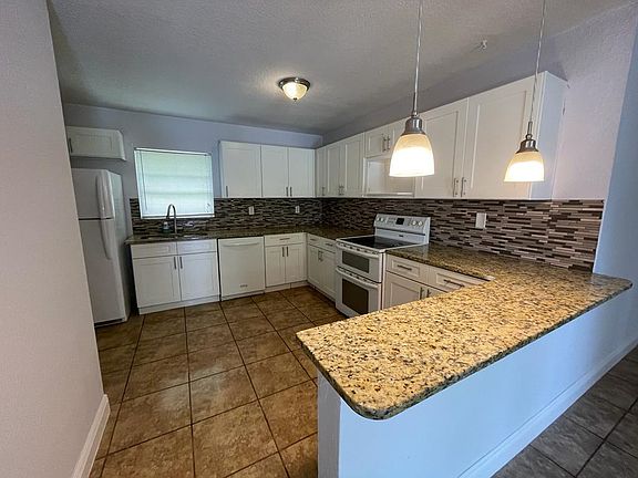 3rd image of 1914 Kendrick Ln