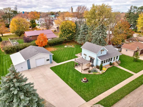 2020 East St, Reese, MI 48757