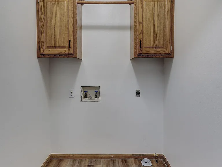 222 W Briarbrook Ln — Photo 11