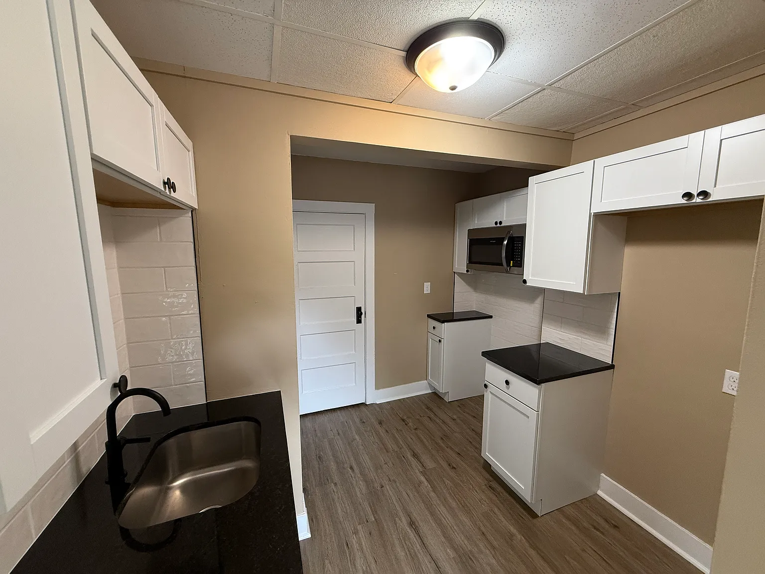 Studio, 450 sqft, $1,000 — Photo 3