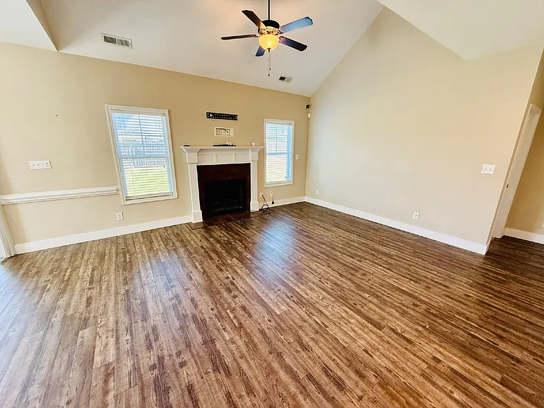 848 Bellingham Way — Photo 3