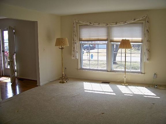 3rd image of 25362 Wessex St