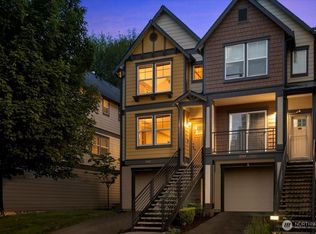 2743 SW Sylvan Heights Dr, Seattle, WA
