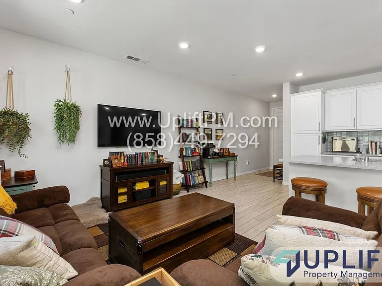 1362 Palo Verde Way — Photo 5
