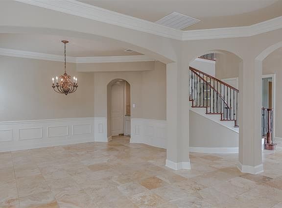 4th image of 3046 Kentshire Ln