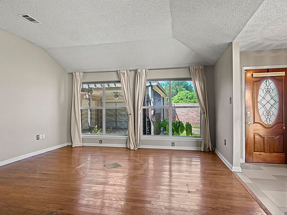 4th image of 2381 Torrey Pine Dr