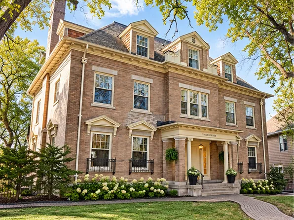 300 Ridgewood Ave APT 4, Minneapolis, MN 55403